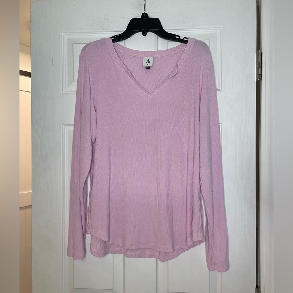 CABI pink, long-sleeved v-neck Simple Tee - Large